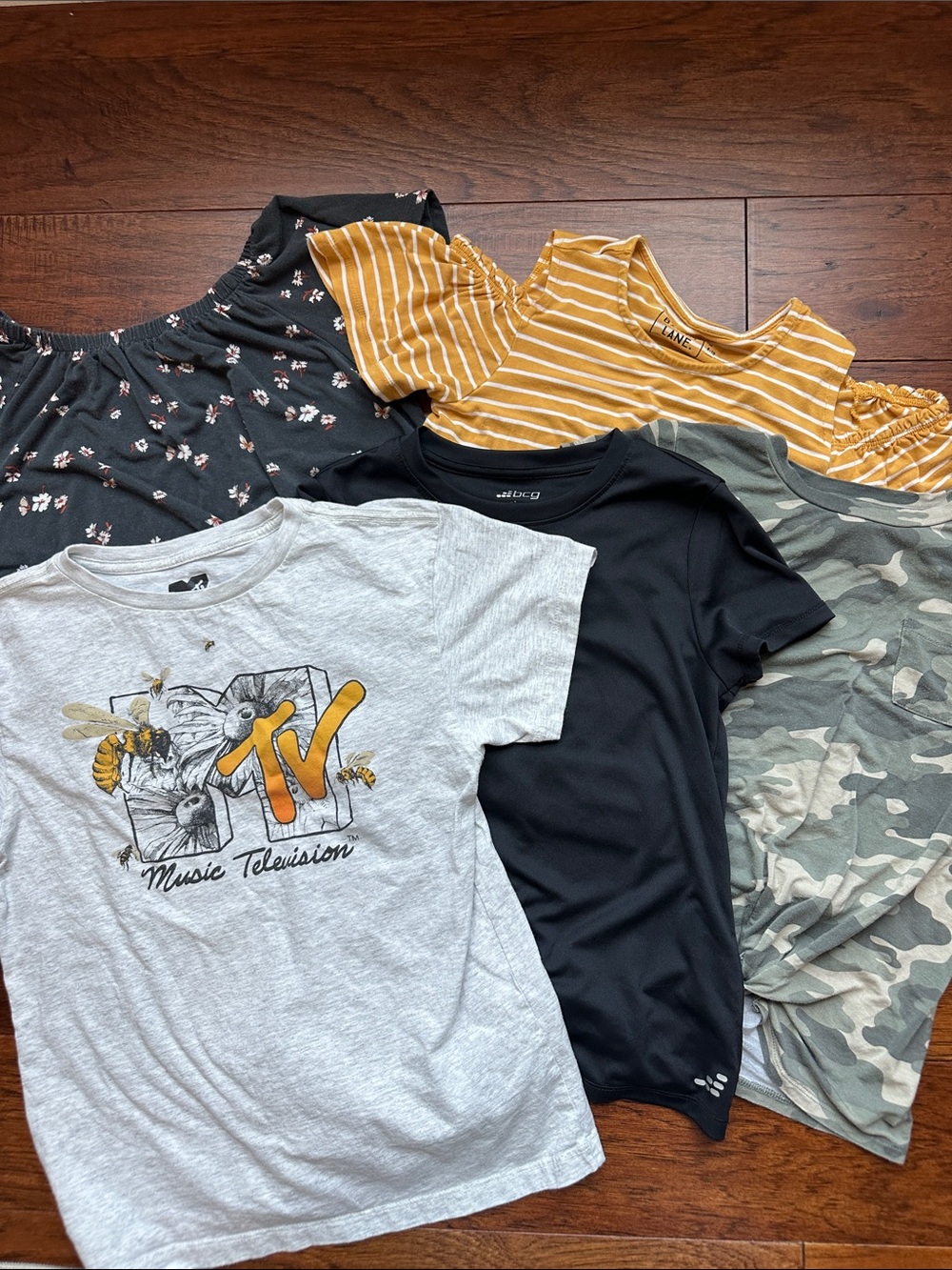 Girls shirt bundle - 5 total shirts